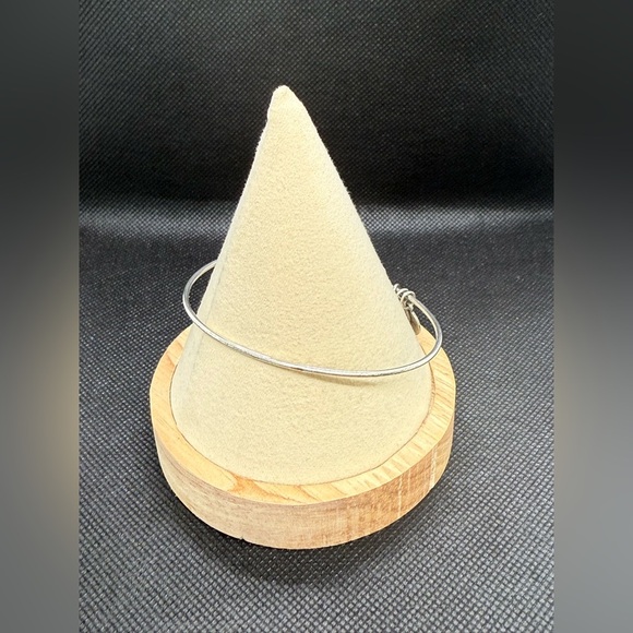 🩶ALEX AND ANI🩶Laughing Buddha Charm Bangle in Rafaelian Silver/EUC - Picture 5 of 8